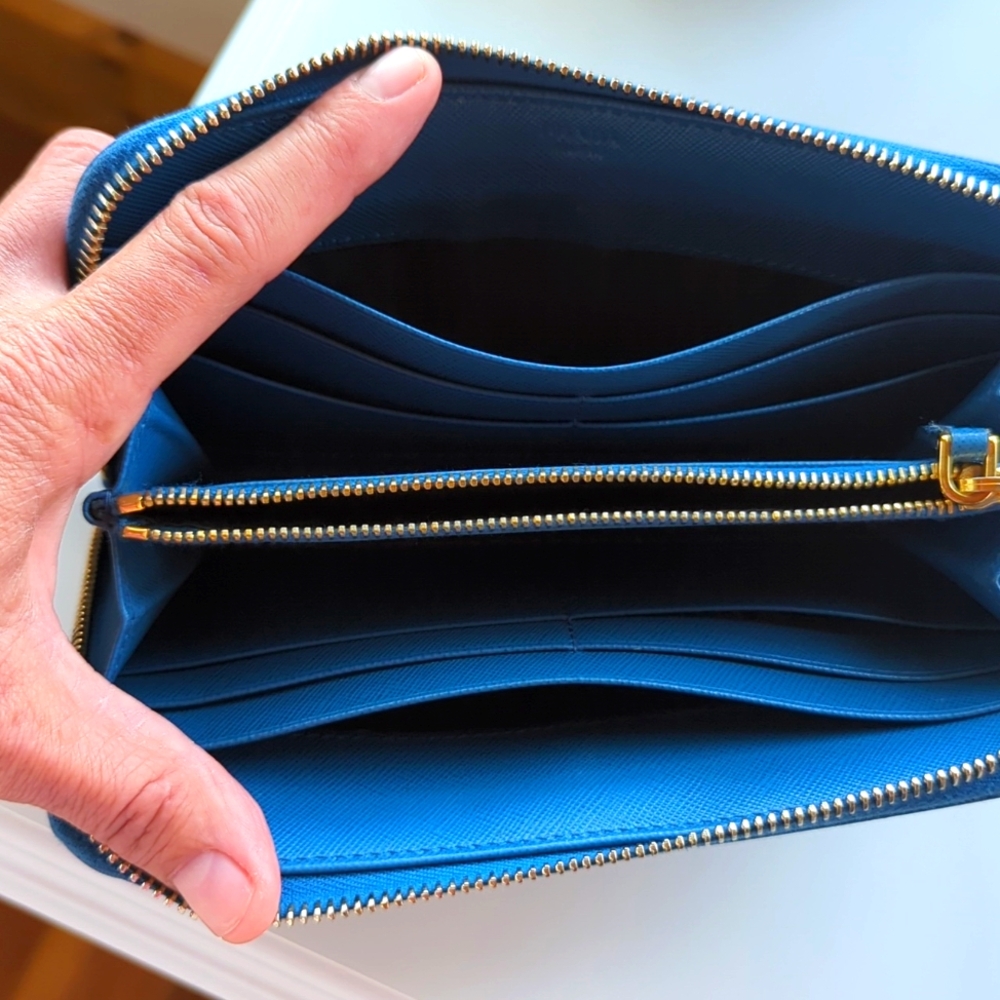 Authentic Pre-owned Prada Saffiano Blue Leather Zip Around Wallet w/COA - Picture 8 of 11